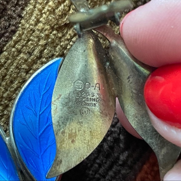 Vintage David Anderson Leaf Earrings - Picture 3 of 4